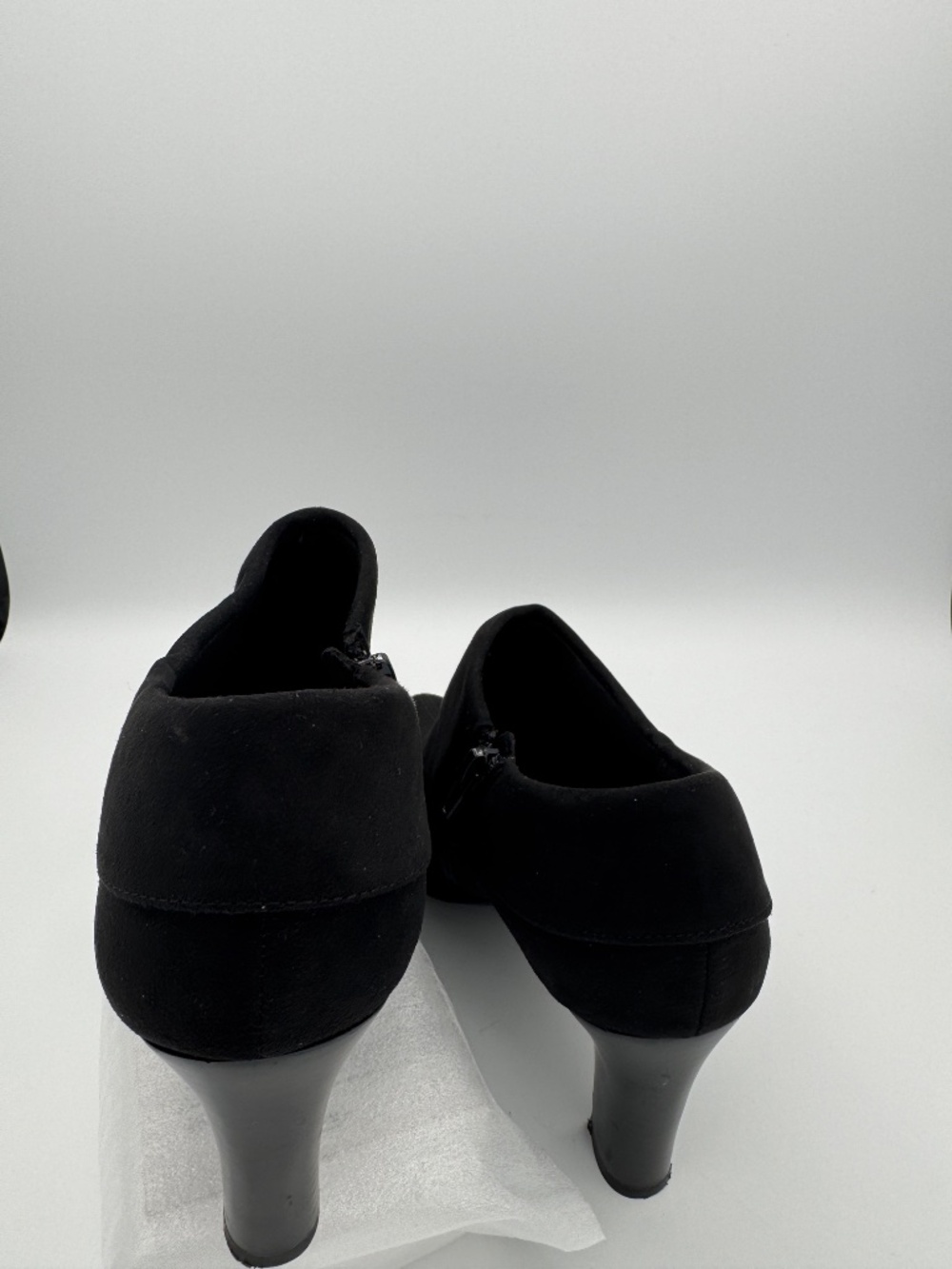 Coach And Four Black Cuffed Booties Size 8 Faux Suede Side Zipper Shoes Heels - Picture 6 of 11